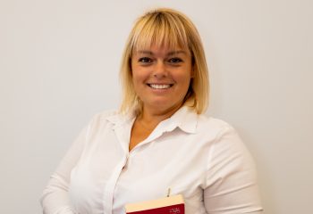 Profesoara scoala gepiu